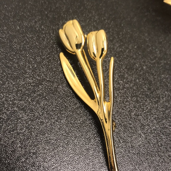 Vintage gold tone Floral brooches lot (6) - Picture 8 of 9